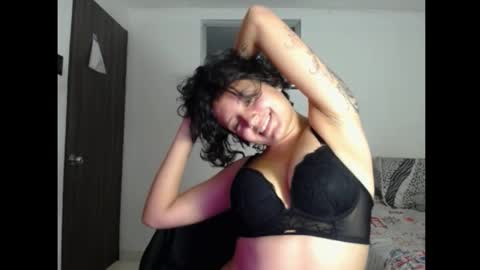 Snapshot of frikisa chatting on February 2026 11:05:02 PM frikisa online show from February 2026 11:05:02 PM