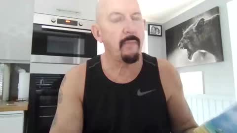 Snapshot of friskyneedsum chatting on February 2025 12:47:02 PM bob online show from February 2025 12:47:02 PM