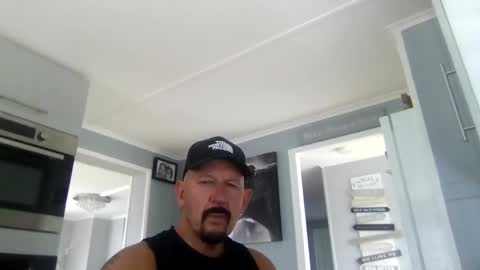 Snapshot of friskyneedsum chatting on September 2025 01:03:01 PM bob online show from September 2025 01:03:01 PM