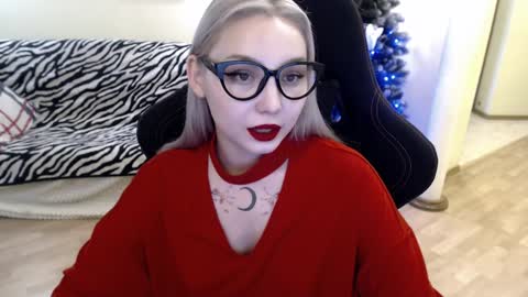 Snapshot of fromsun_forsoul chatting on December 2024 10:28:01 AM Lilith online show from December 2024 10:28:01 AM