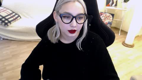 Snapshot of fromsun_forsoul chatting on February 2025 10:19:01 AM Lilith online show from February 2025 10:19:01 AM