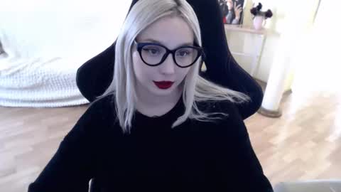 Snapshot of fromsun_forsoul chatting on February 2025 11:51:01 AM Lilith online show from February 2025 11:51:01 AM