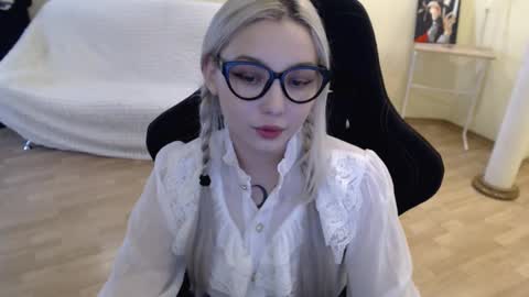 Snapshot of fromsun_forsoul chatting on February 2025 07:06:02 AM Lilith online show from February 2025 07:06:02 AM