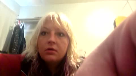 frostbitenfoxxx online show from May 2026 11:54:01 PM