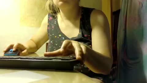 Snapshot of frumcake chatting on June 2026 06:12:01 PM FrumCake online show from June 2026 06:12:01 PM