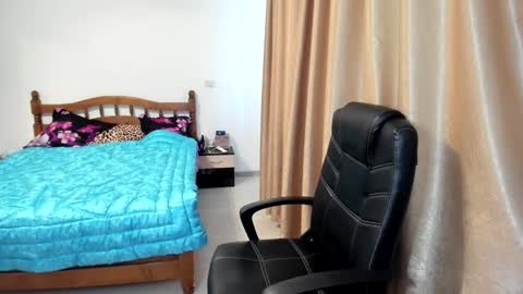 Angelique online show from February 2025 09:00:02 AM