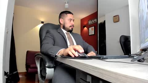 SERGIO THE SEX LAWYER online show from May 2026 02:08:02 AM