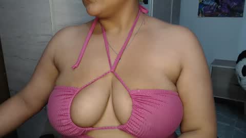 Mia and Gary  online show from October 2025 01:35:01 AM