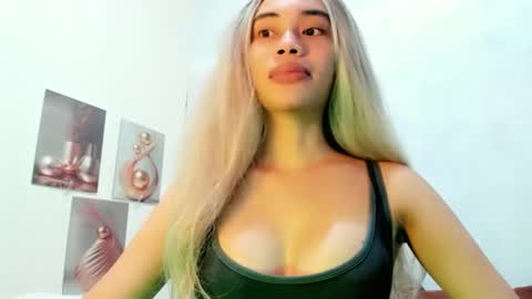 fuckingsexy143 online show from May 2026 02:40:02 AM