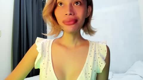 fuckingsexy143 online show from June 2026 02:01:01 AM