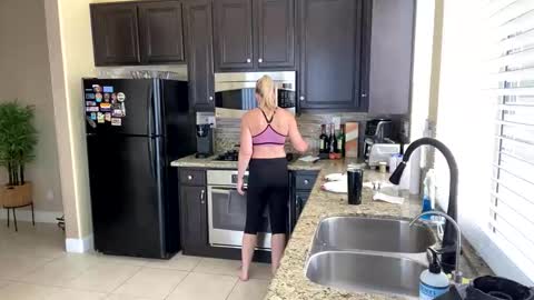 Fun Charlie online show from May 2026 10:29:02 PM