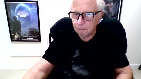 Snapshot of funclemike chatting on October 2025 06:05:01 PM funclemike online show from October 2025 06:05:01 PM