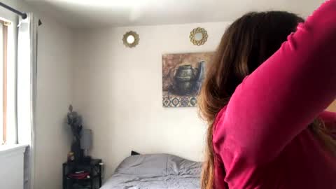 Linnys Palace online show from January 2025 08:04:01 PM