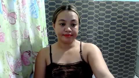 Snapshot of funluvnpinay4u chatting on June 2026 02:11:02 AM MAE online show from June 2026 02:11:02 AM