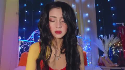 Tiffany online show from February 2025 09:38:02 PM