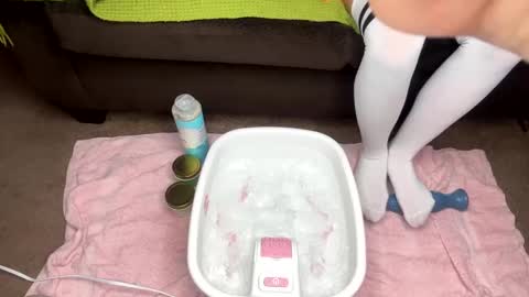 Snapshot of funwithprettyfeet chatting on January 2025 10:59:01 PM funwithprettyfeet online show from January 2025 10:59:01 PM