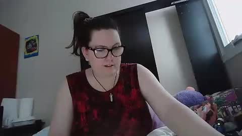 Snapshot of fuzzypeaches87 chatting on December 2025 08:16:02 PM fuzzypeaches87 online show from December 2025 08:16:02 PM