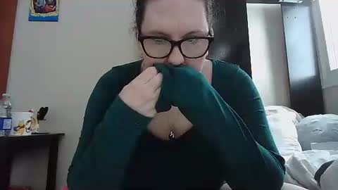 Snapshot of fuzzypeaches87 chatting on January 2026 06:12:02 PM fuzzypeaches87 online show from January 2026 06:12:02 PM