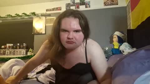 Snapshot of fxckc4rl3yllis99 chatting on December 2025 01:43:01 AM fxckc4rl3yllis99 online show from December 2025 01:43:01 AM