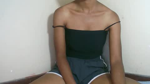 Snapshot of fyah1027 chatting on October 2025 09:37:01 PM fyah1027 online show from October 2025 09:37:01 PM