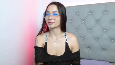 Victoria online show from December 2025 12:10:01 PM