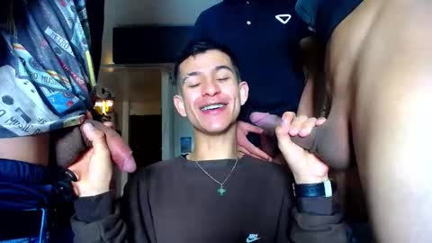 Snapshot of g4mens chatting on October 2025 03:10:01 PM G4MENS online show from October 2025 03:10:01 PM