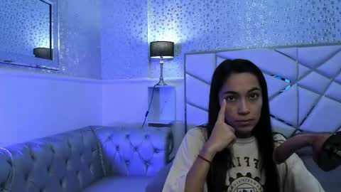 gabbieskinny online show from May 2026 12:10:01 PM