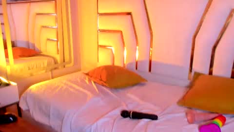 Gaby Santos online show from July 2026 01:10:02 PM