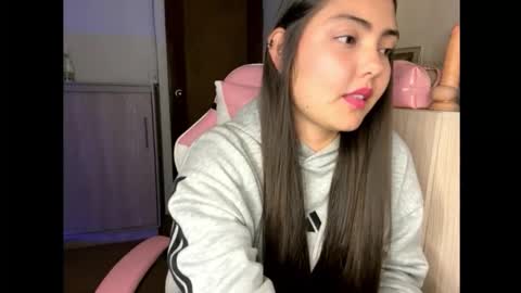 gabbyfoox online show from November 2025 04:18:01 AM