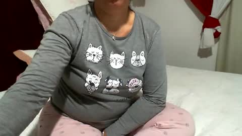 gaby  layla online show from July 2026 11:44:01 PM