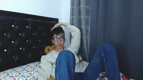 gabriel_x18 online show from February 2026 06:22:01 AM