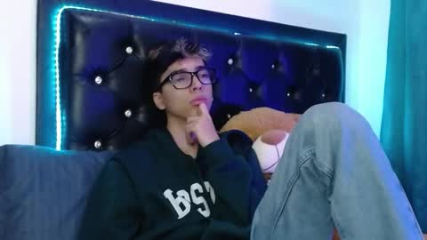 gabriel_x18 online show from February 2026 08:02:02 AM