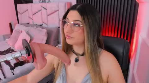Gabriela Kassi online show from July 2026 03:43:01 PM