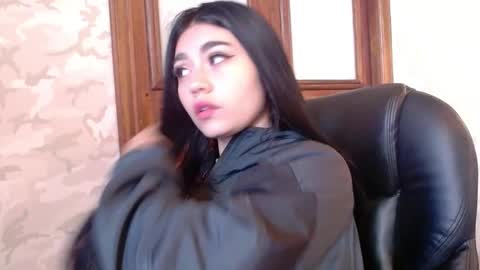 Snapshot of gabriella27_ chatting on October 2025 12:01:02 PM gabriella online show from October 2025 12:01:02 PM