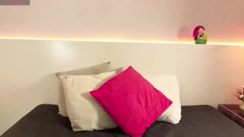 gabriella_luv online show from October 2025 01:00:02 PM