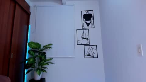 Snapshot of gaby_girl chatting on March 2025 01:37:01 AM online show from March 2025 01:37:01 AM