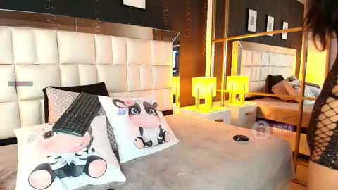 Snapshot of gaby_jazmin chatting on February 2026 04:16:02 PM Gaby online show from February 2026 04:16:02 PM