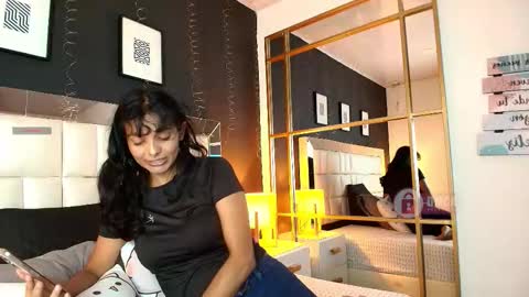 Snapshot of gaby_jazmin chatting on February 2026 05:27:02 PM Gaby online show from February 2026 05:27:02 PM