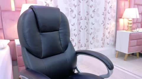 gabymoreau online show from May 2026 01:10:02 PM