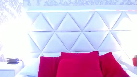 gabymoreau online show from June 2026 04:50:01 PM