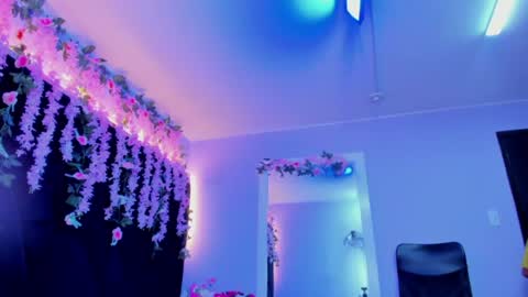 gabby cooper online show from July 2026 01:01:01 AM