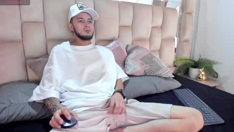 Gael  Coral some hot latinos online show from November 2025 04:03:01 AM