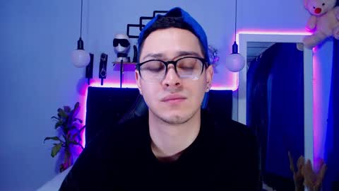 gaellittle online show from February 2025 12:33:01 PM