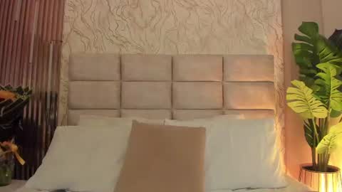 gaia_stonne online show from July 2026 12:21:02 PM