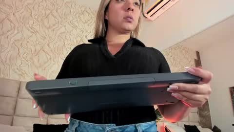 gaia_stonne online show from July 2026 06:20:01 PM