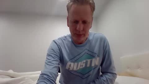 Snapshot of gamerboy200 chatting on October 2025 01:17:01 AM gamerboy200 online show from October 2025 01:17:01 AM