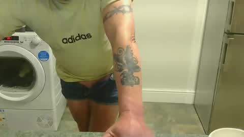 Snapshot of garybaker60 chatting on November 2025 08:52:01 PM Gaz online show from November 2025 08:52:01 PM