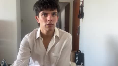 wellbehavedboy online show from April 2026 04:44:02 PM