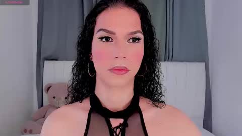 Vnecis Marn online show from September 2025 12:06:01 PM