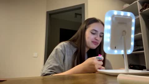 Snapshot of gawrlara chatting on July 2026 07:07:01 PM Lara online show from July 2026 07:07:01 PM